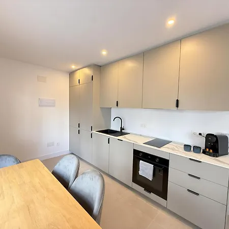 New - Old Town Modern Close To Apartmán *