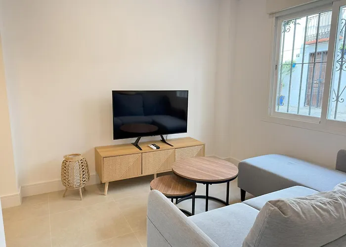 Appartement Boutique 2 Bedroom In Old Town Centre, Rooftop Terrace, 2 Min Walk To Estepona