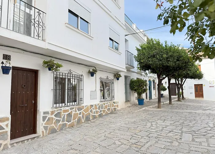 Boutique 2 Bedroom In Old Town Centre, Rooftop Terrace, 2 Min Walk To