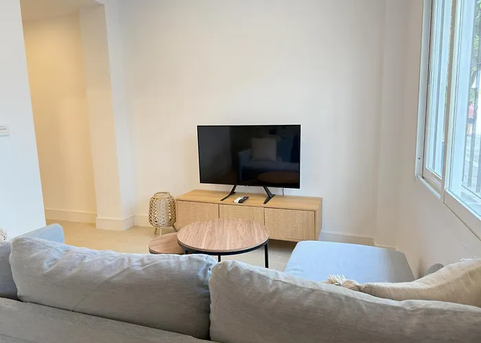 Appartement Boutique 2 Bedroom In Old Town Centre, Rooftop Terrace, 2 Min Walk To Estepona