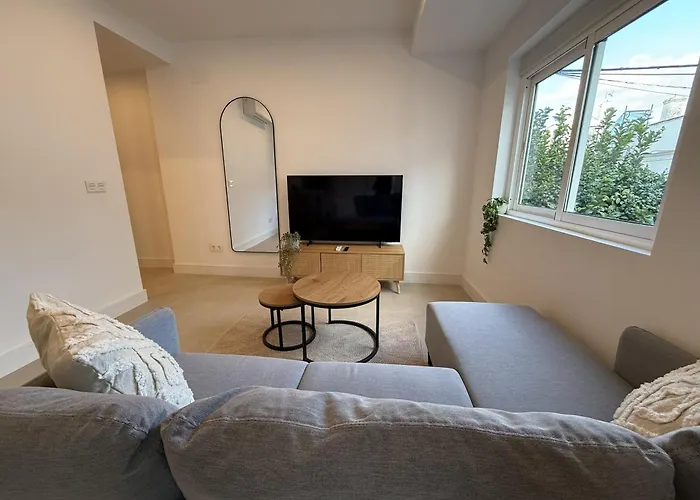 Boutique 2 Bedroom In Old Town Centre, Rooftop Terrace, 2 Min Walk To