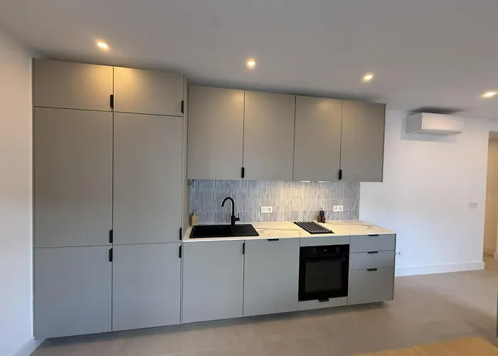 Boutique 2 Bedroom In Old Town Centre, Rooftop Terrace, 2 Min Walk To * Estepona