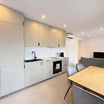 Boutique 2 Bedroom In Old Town Centre, Rooftop Terrace, 2 Min Walk To * Estepona