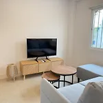 Apartamento Boutique 2 Bedroom In Old Town Centre, Rooftop Terrace, 2 Min Walk To Estepona