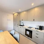 Boutique 2 Bedroom In Old Town Centre, Rooftop Terrace, 2 Min Walk To Apartment *