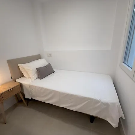 New - Old Town Modern Close To 公寓