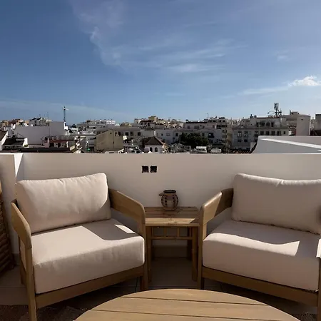 Apartamento Boutique 2 Bedroom In Old Town Centre, Rooftop Terrace, 2 Min Walk To Estepona
