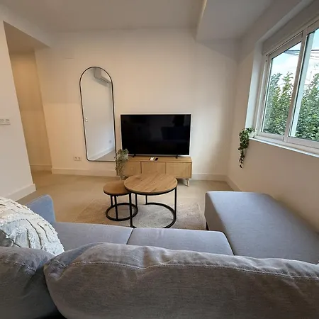 Boutique 2 Bedroom In Old Town Centre, Rooftop Terrace, 2 Min Walk To