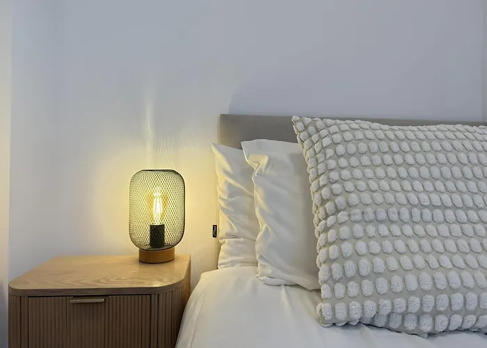 Boutique 2 Bedroom In Old Town Centre, Rooftop Terrace, 2 Min Walk To Apartment Estepona